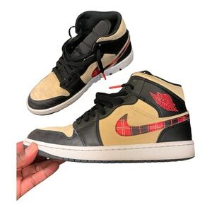 Jordan 1s ‘Tartan Swoosh’